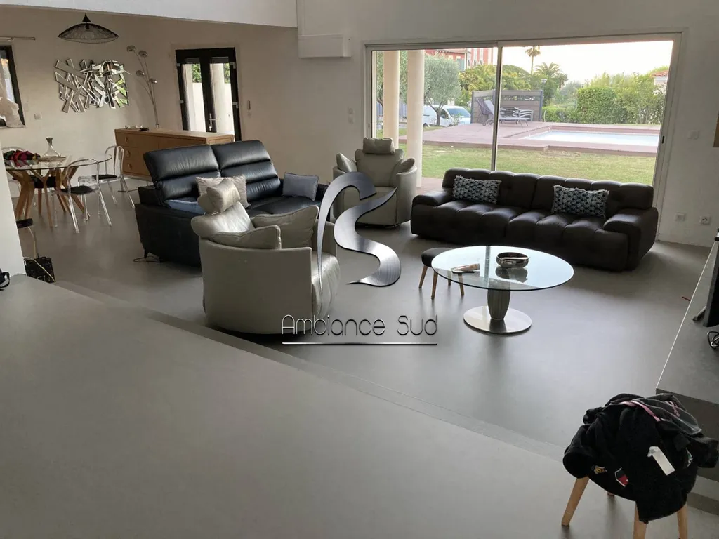 Entreprise de rénovation en béton ciré pour particulier  Roquebrune sur Argens Var 83