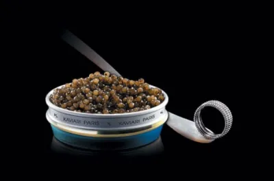 Idée originale de cadeau de Noël: Un bijou en or Mauboussin dans le caviar Idée originale de cadeau de Noël: Un bijou en or Mauboussin dans le caviar