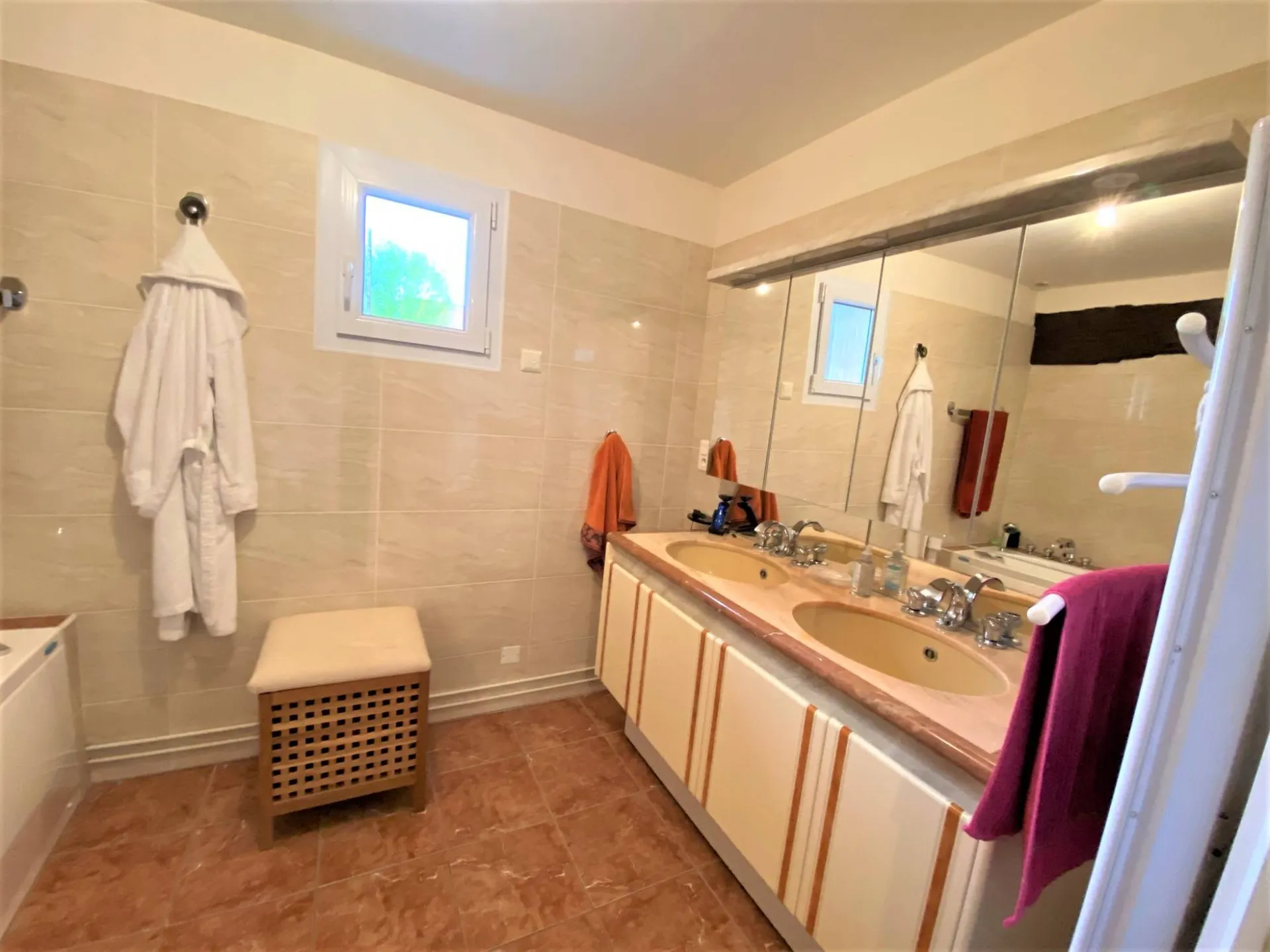 A VENDRE MAISON AVEC HECTARES NEUFCHATEL EN BRAY