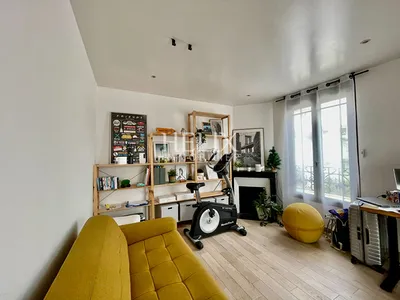 Location réalisée par l'agence HELIX Immobilier du Vesinet, Une charmante maison de 6 pièces principales en plein coeur du centre ville du Vésinet