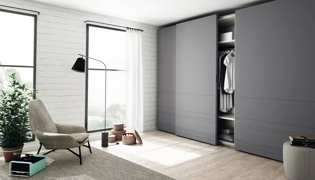 Dressing design avec porte coulissante grise Hyères 83400