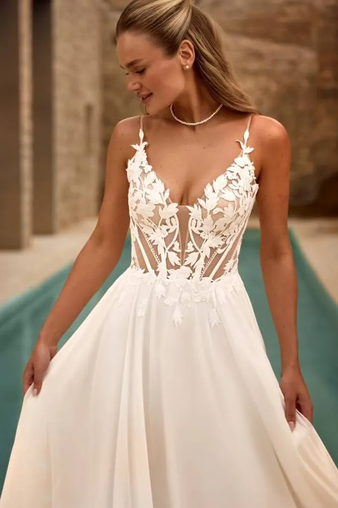 robe de mariée à Marseille bohême chic fines bretelles à marseille