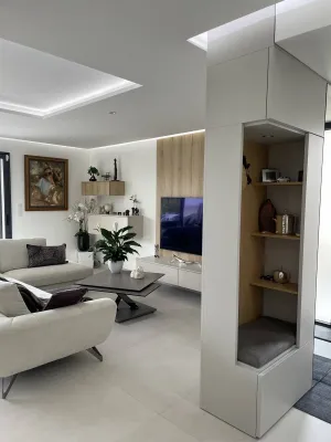 Meubles de rangement pour séjour et mobilier télé italien sur mesure à Six Fours dans le 83