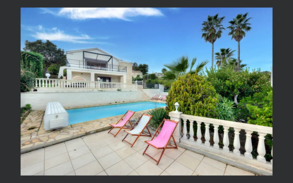 Villa 4 pièce(s) 3 chambre(s) 111 m² Saint Aygulf (83370)