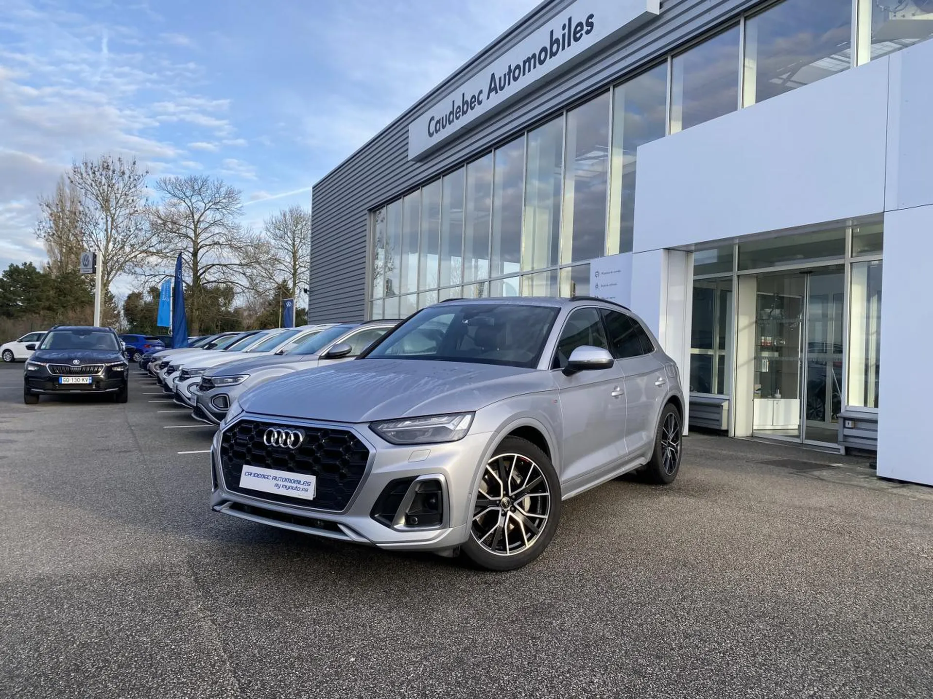 Audi Q5 d'occasion hybride à vendre proche du Havre : performance, confort et Crit'Air 1 garantis.