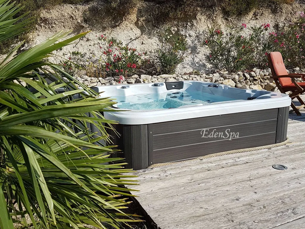 spa canadien cinq places marseille