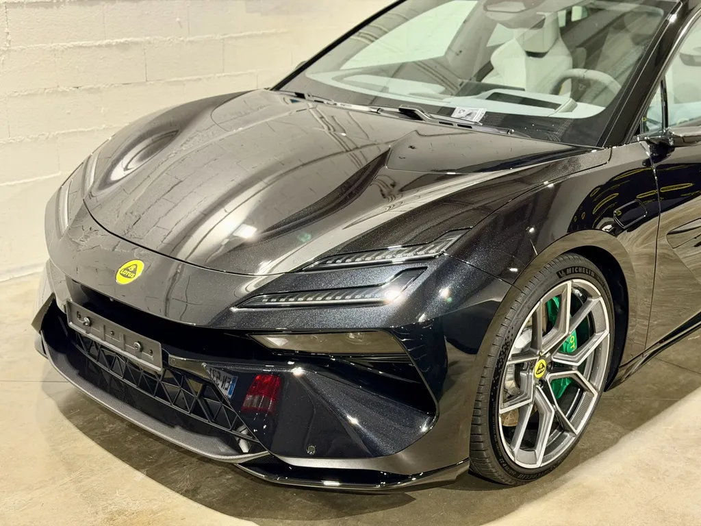 Lotus Emeya sublimée par EMB DETAILING à Vaugneray – Traitement céramique haut de gamme près de Lyon