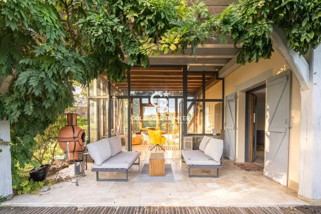 grande maison de famille à vendre proche du mans avec une piscine