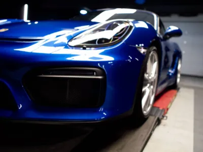 Protégez votre Porsche Spyder avec le Film de Protection XPEL – Gloss Obsession à Auray (56400)