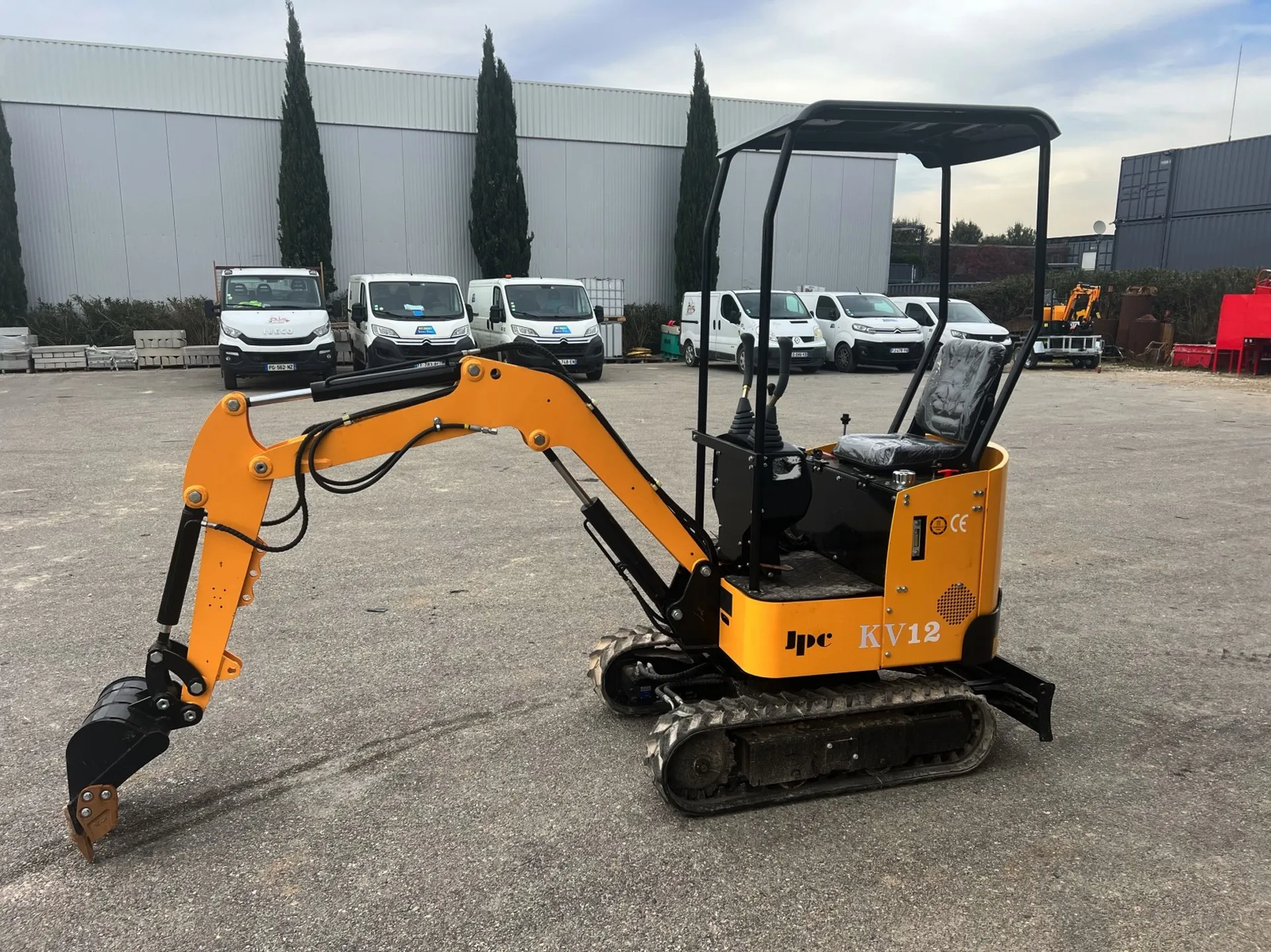 Location mini-pelle 1 tonne  sur Avignon (84) et ses alentours