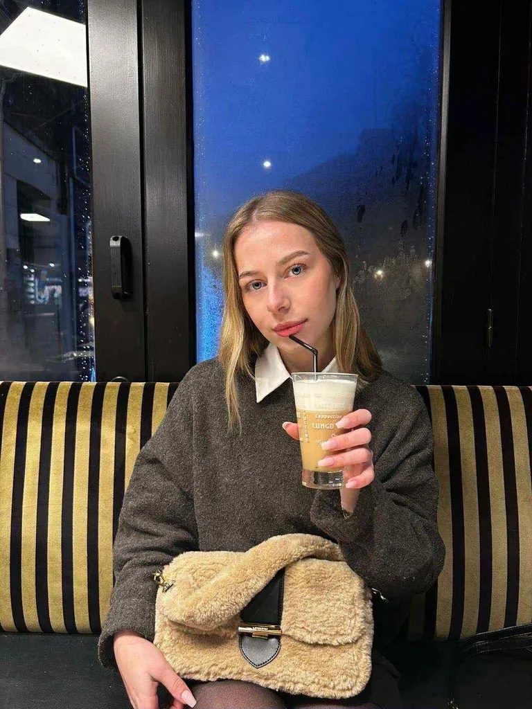 Sac Lancaster Moumoute et cuir noir disponible chez Evasion Eu