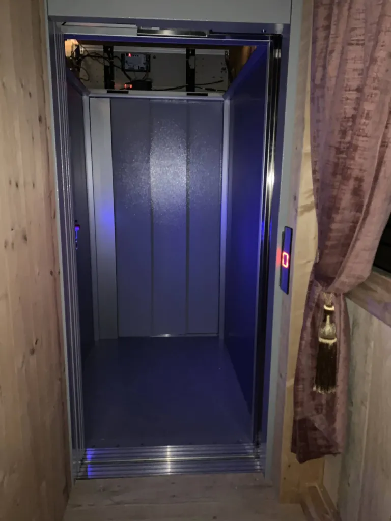 portes télescopiques VIMEC E07 ascenseur hydraulique