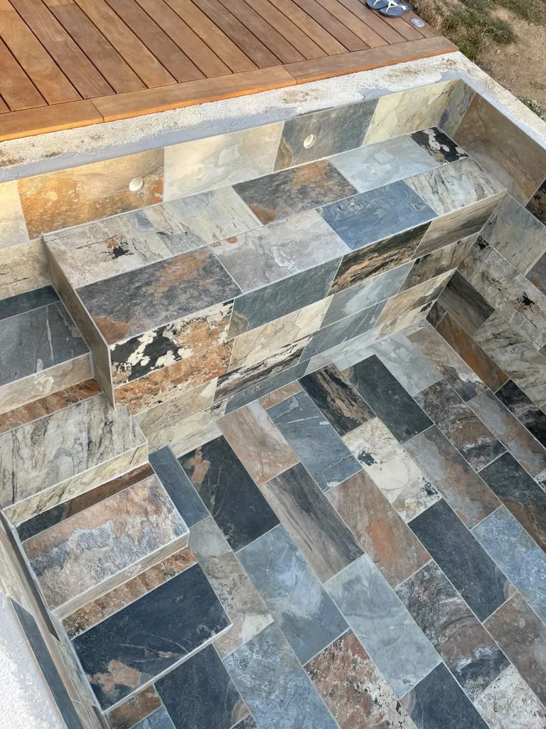 Le Comptoir du Sol propose un large choix de carrelages 30x60 antidérapants pour piscines et terrasses à Franqueville-Saint-Pierre