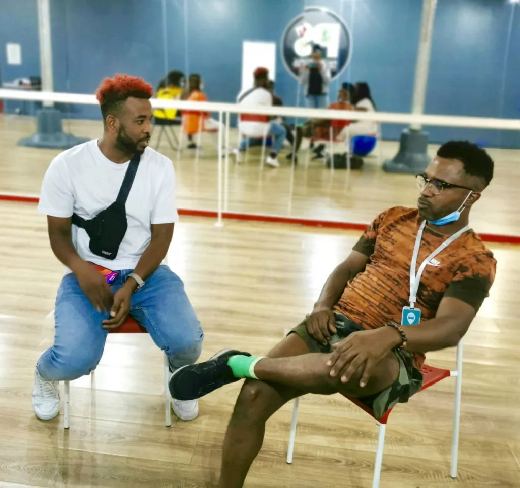 Professeur de danse urbaine réunion d'équipe Marseille 13006 Castellane. 