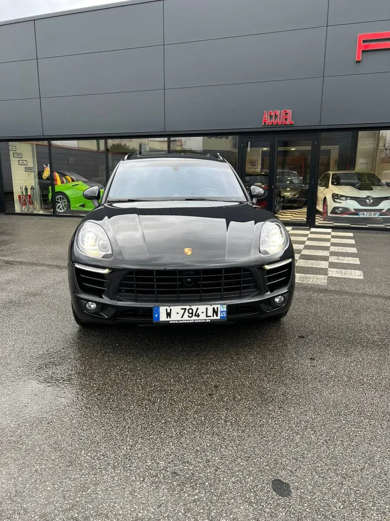 Porsche Macan Noir proche Le Havre 76