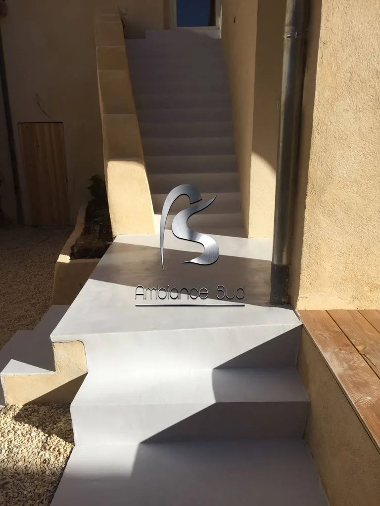 ESCALIER EN BETON CIRE TALOCHE A MEYRARGUES