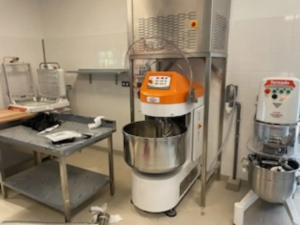 Professionnel pour la création d'une boulangerie avec chambre de pousse proche Barentin 76
