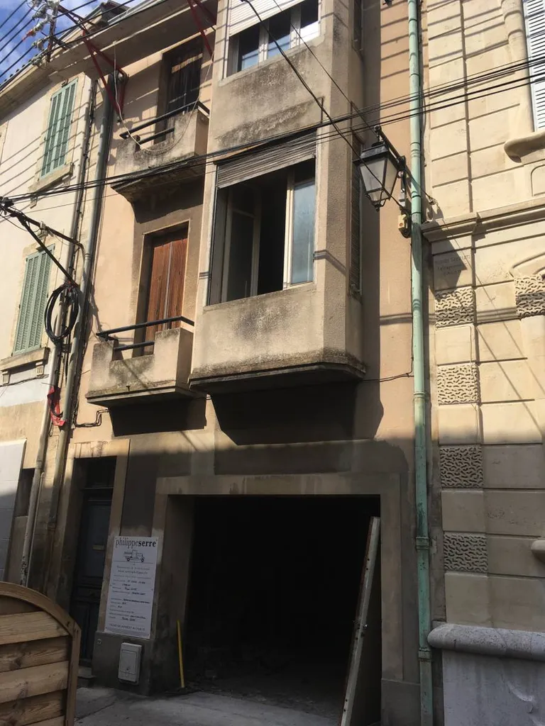 Aménagement d'un centre médical dans une maison de ville à Salon de Provence - Façade existante