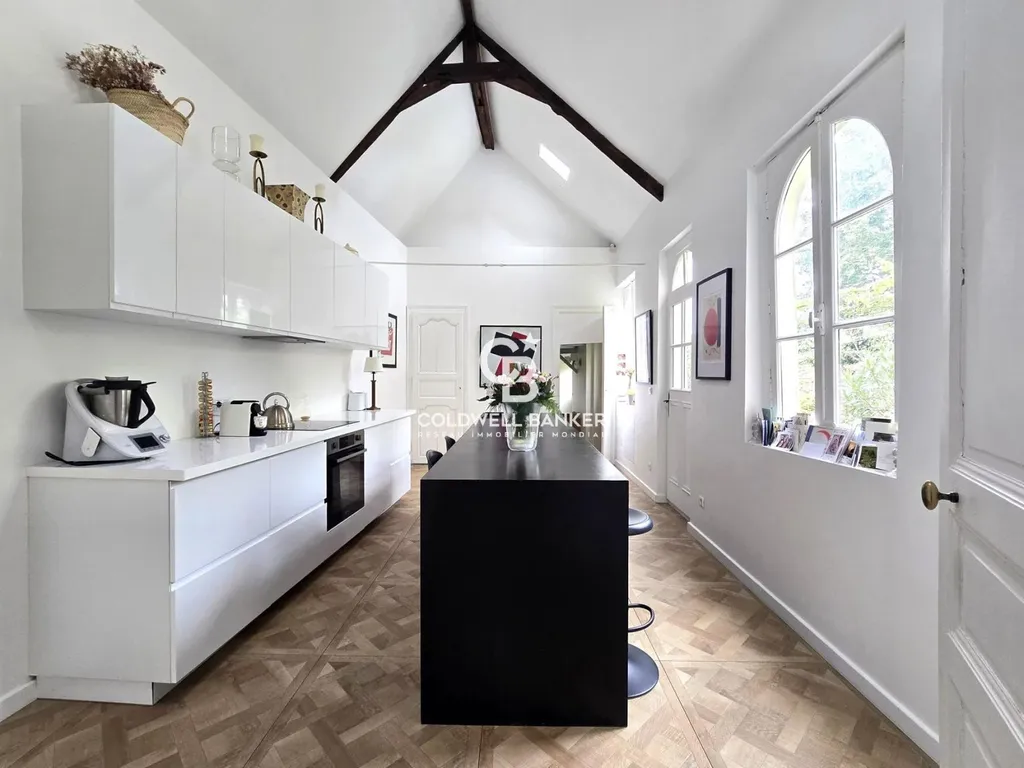 Mettre en vente une maison de charme rénovée demande une expertise particulière : nous valorisons chaque détail pour attirer des acheteurs qualifiés.