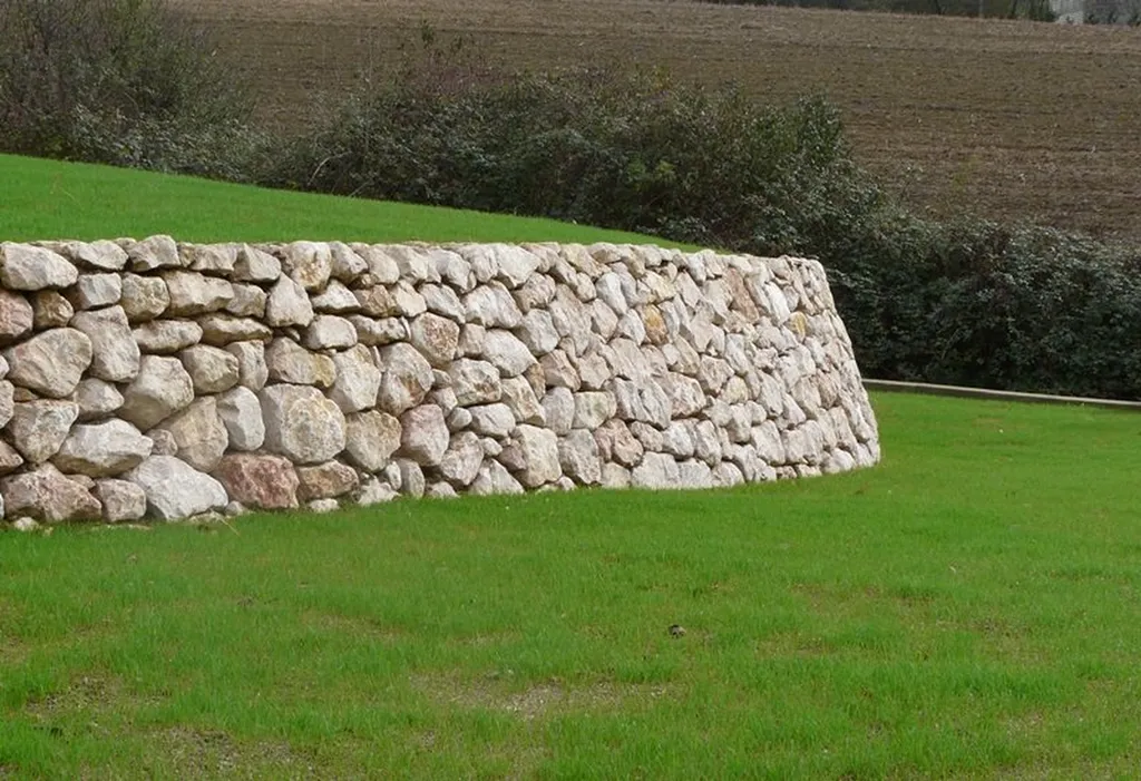 Muret en pierres sèches