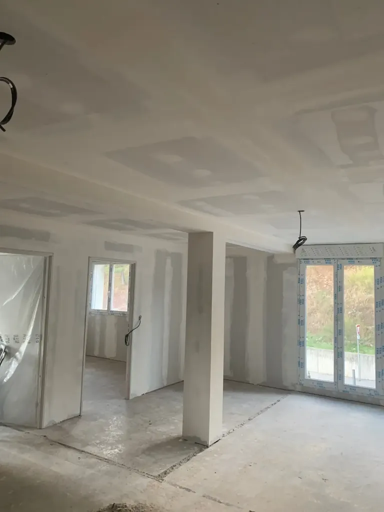 Plaquiste à Marseille spécialisé dans l'aménagement intérieur et pose de faux plafond