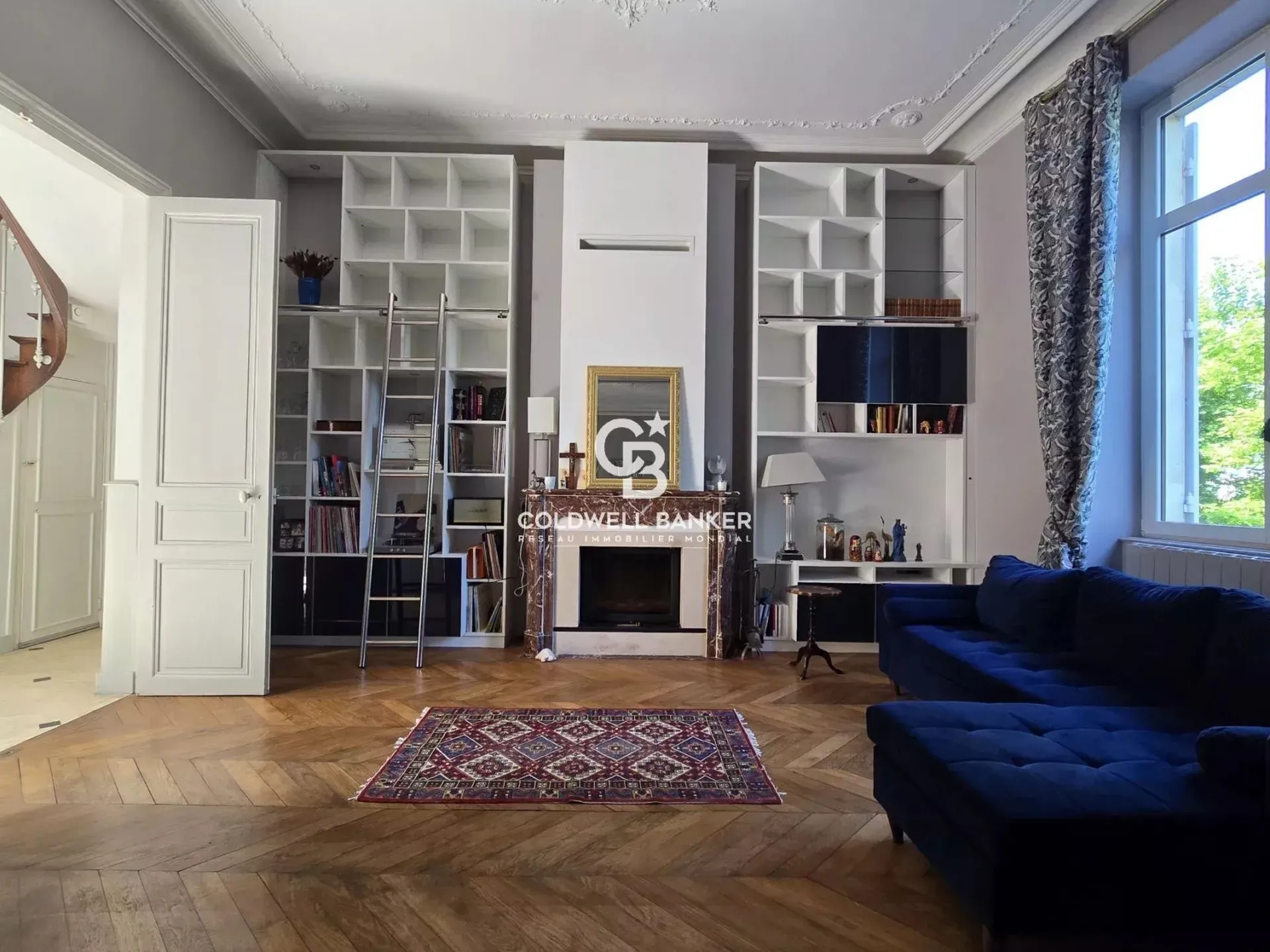 Vue extérieure de la maison en vente par Coldwell Banker Le Mans – Bien immobilier d’exception à vendre dans la Sarthe