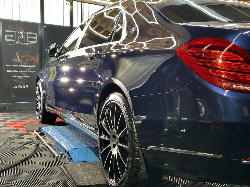 polissage carrosserie DETAILING traitement céramique lyon Mercedes Maybach