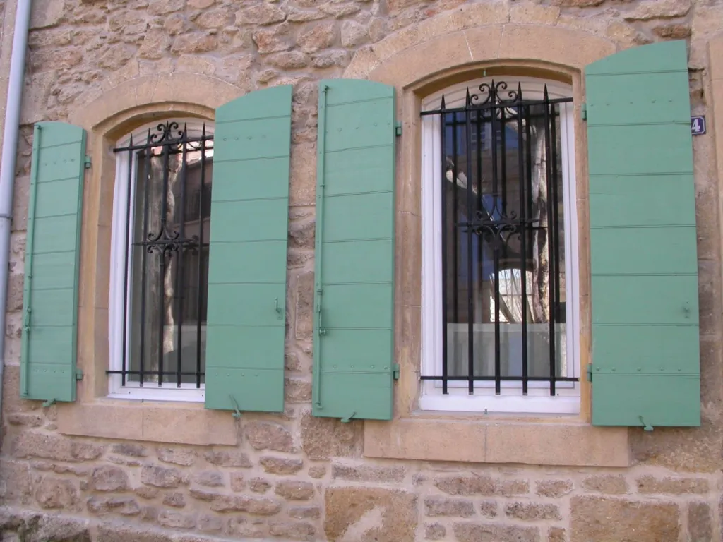 Notre zone d'activité pour ce serviceFaire installer une moustiquaire sur une fenêtre