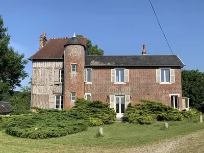A VENDRE - PAYS D'AUGE DU CALVADOS Au sud de LISIEUX 14100 : Corps de ferme normand avec 9 ha 50 a de terrain