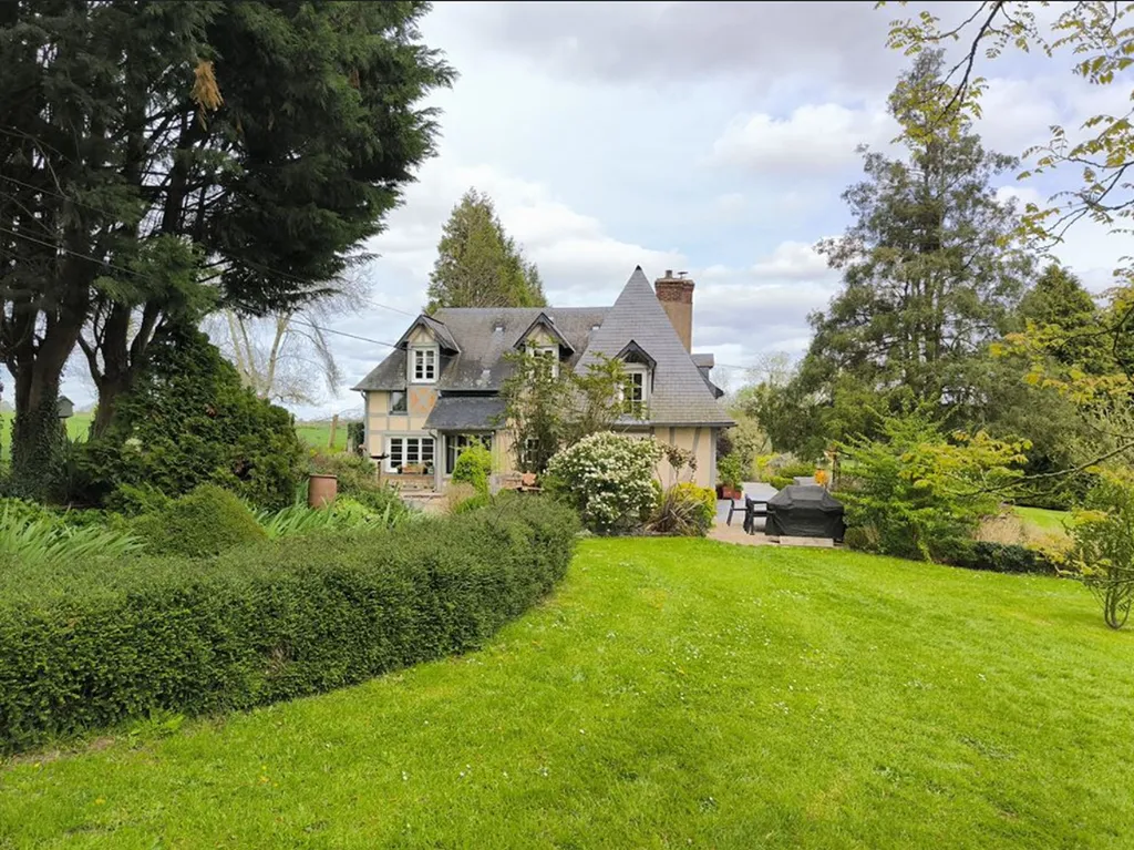 Notre zone d'activité pour ce serviceRecherche une maison ancienne avec dépendance à rénover
