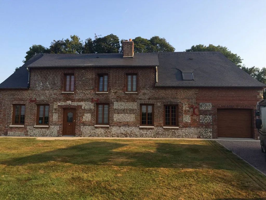 Enduir une façade en brique proche de Yerville 76