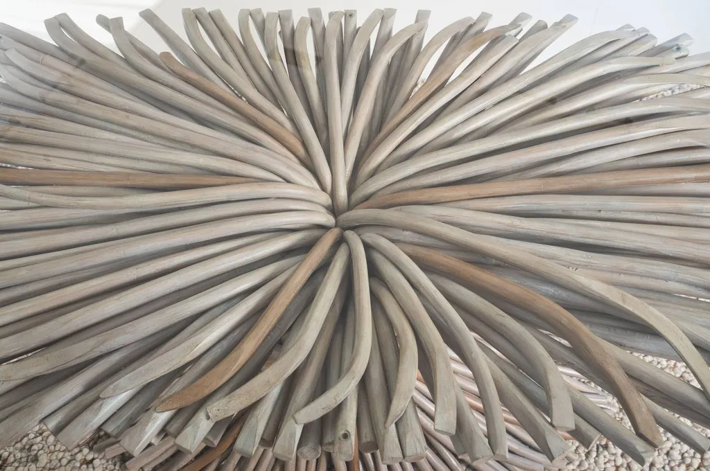 Tale de repas ovale à hyères avec le pied en bois à Hyères près de Marseille 