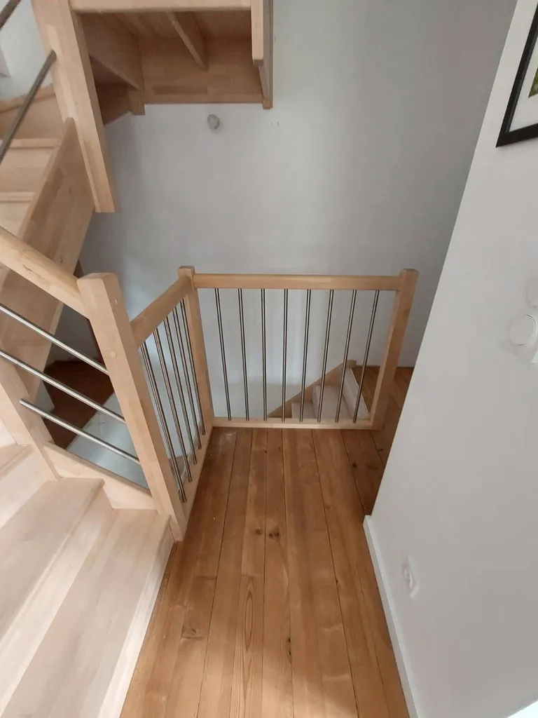 Création d’un escalier intérieur trois volées avec trémies, paliers et finitions bois à Villefranche-sur-Saône