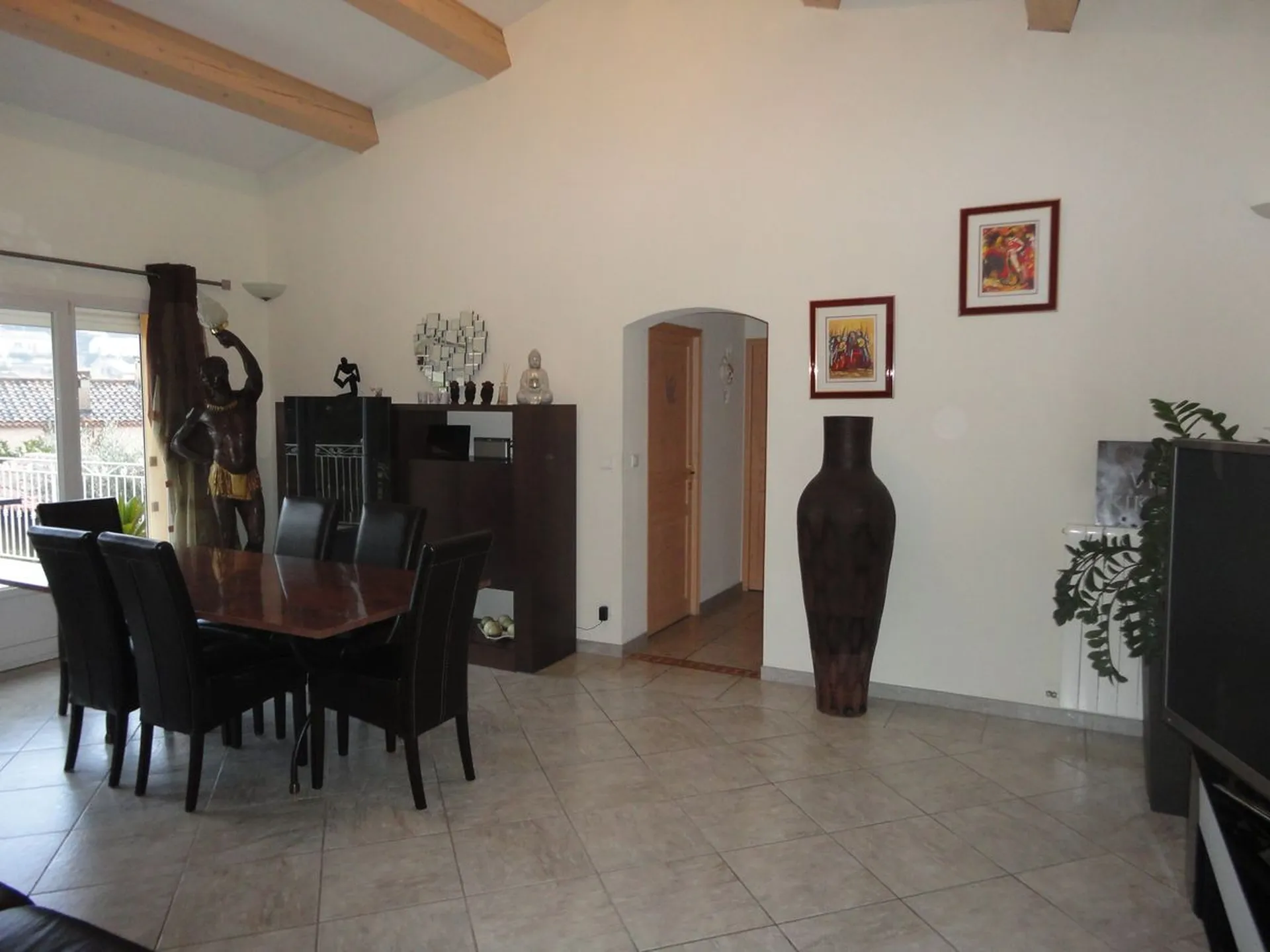 villa récente à la vente carnoux