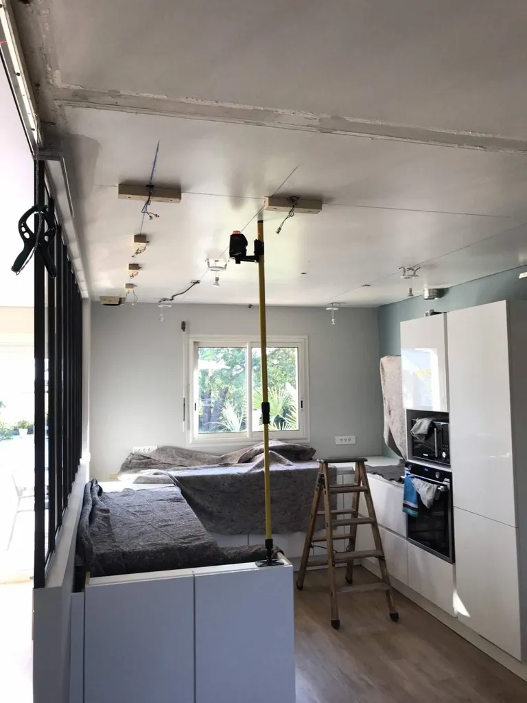 Mise en place luminaires cuisine - Salvetat st Gilles