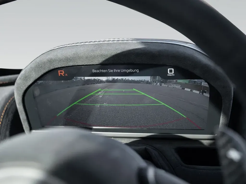 McLaren 765LT Spider caméra de recul affichage écran et aides au stationnement