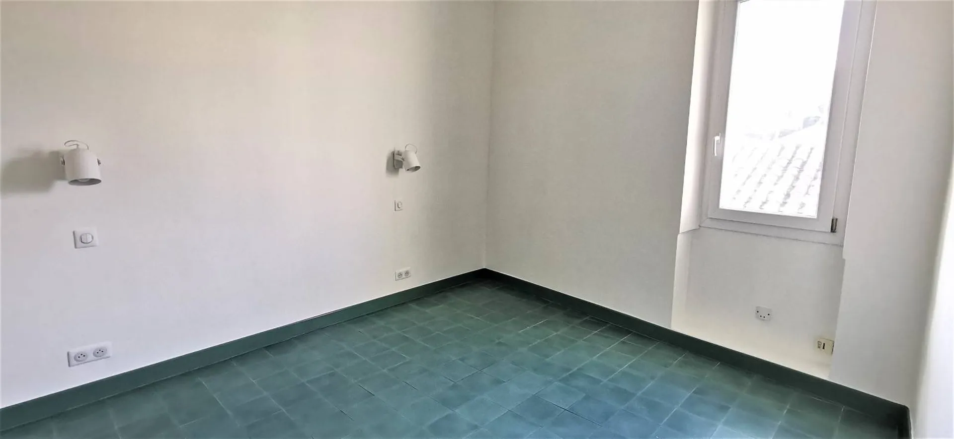 Cassis centre vente appartement refait à neuf