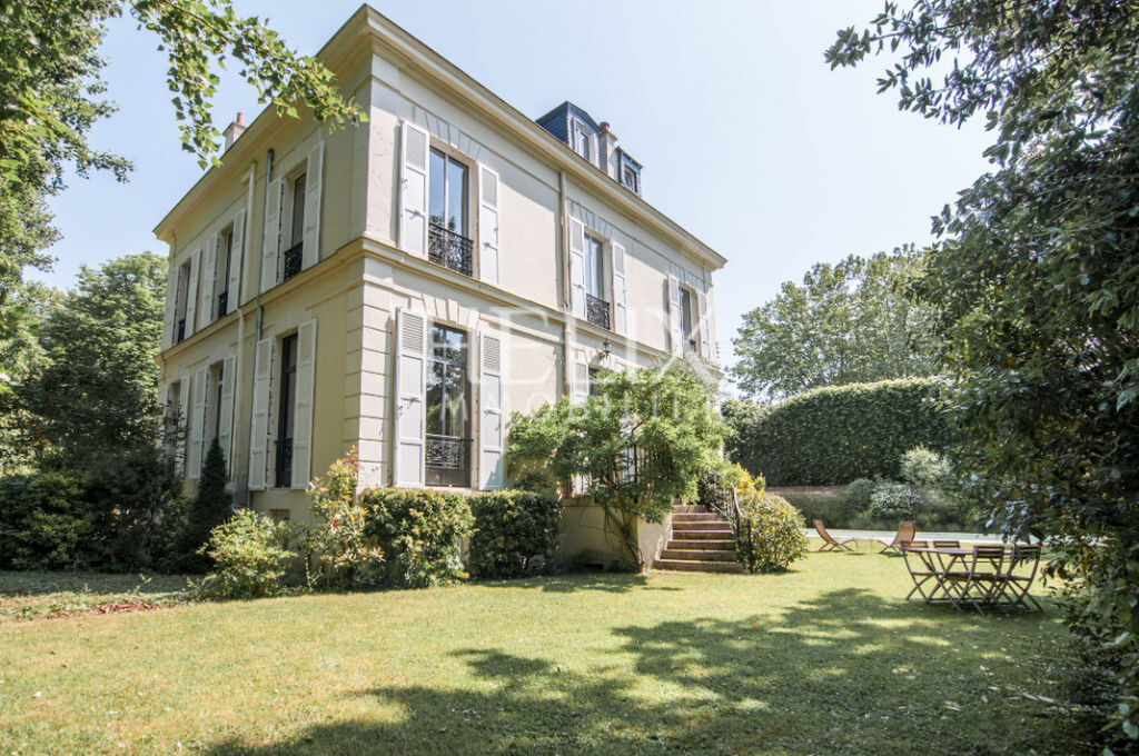 Chatou Bas - Hotel particulier 9 pièces de 354 M² avec piscine
