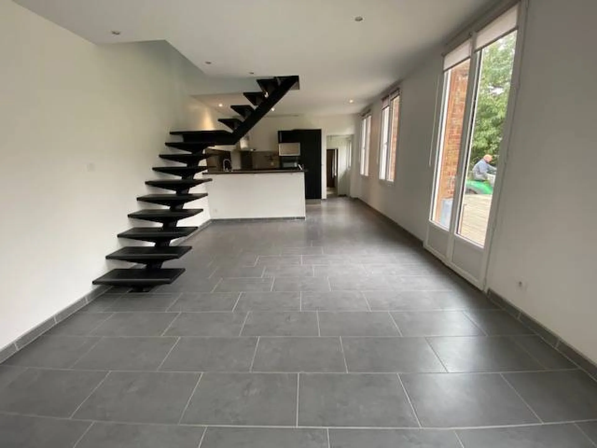 A acheter magnifique longère rénovée de 91m² sur un terrain de 650m² sans vis à vis sur la commune de CAUDEBEC LES ELBEUF 76320