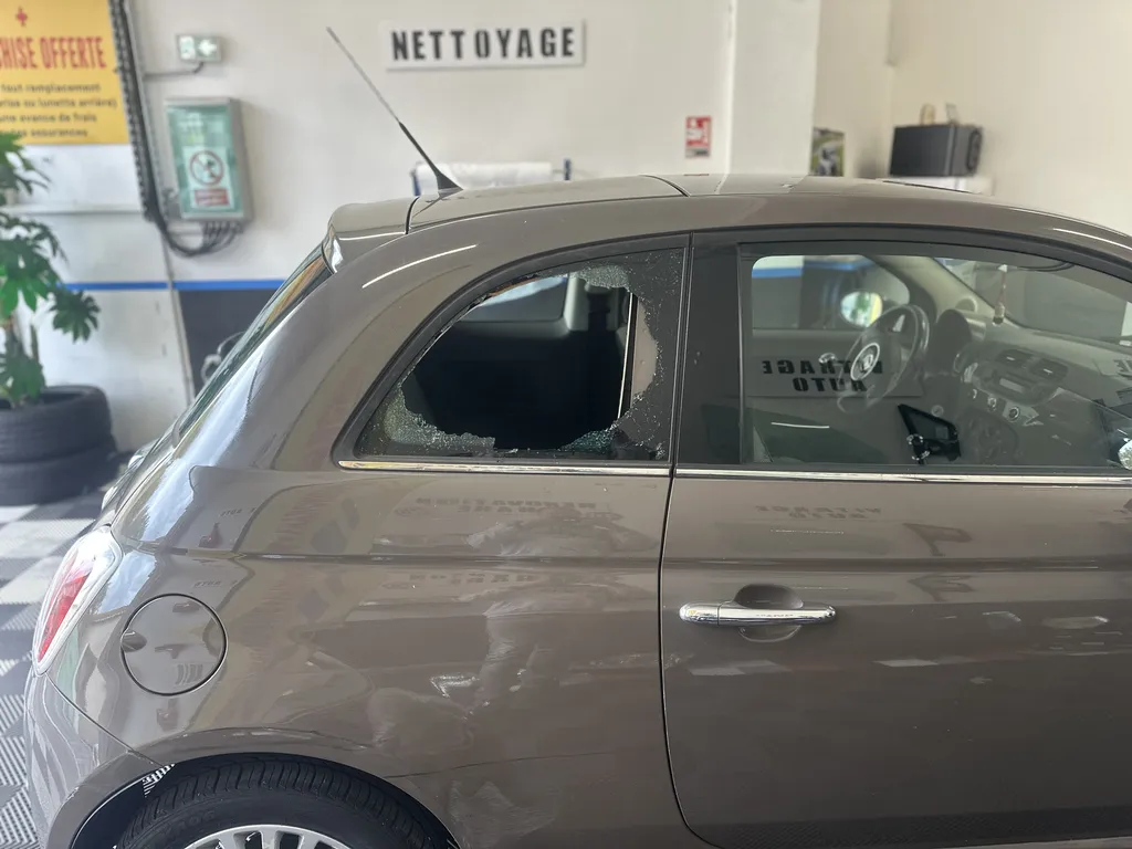 Remplacement de custode Fiat 500 avec franchise offerte et pose rapide à Marseille Château-Gombert 13013 toutes assurances