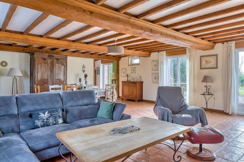 Propriété de caractère en Normandie sur son parc de 1,2 hectares.