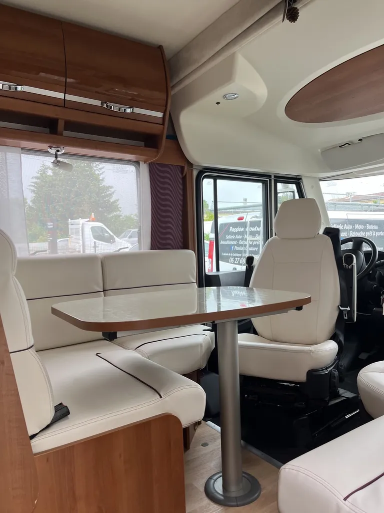 Comment redonner un aspect neuf à un vieux camping-car à Libourne?