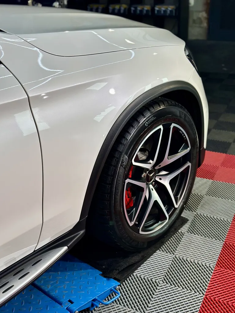 Traitement céramique auto lyon protection carrosserie Mercedes GLC 63 AMG