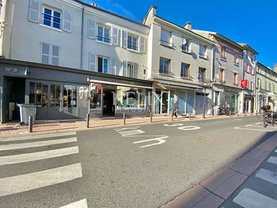 Immeuble de 360 m² dans le centre-ville de Montesson