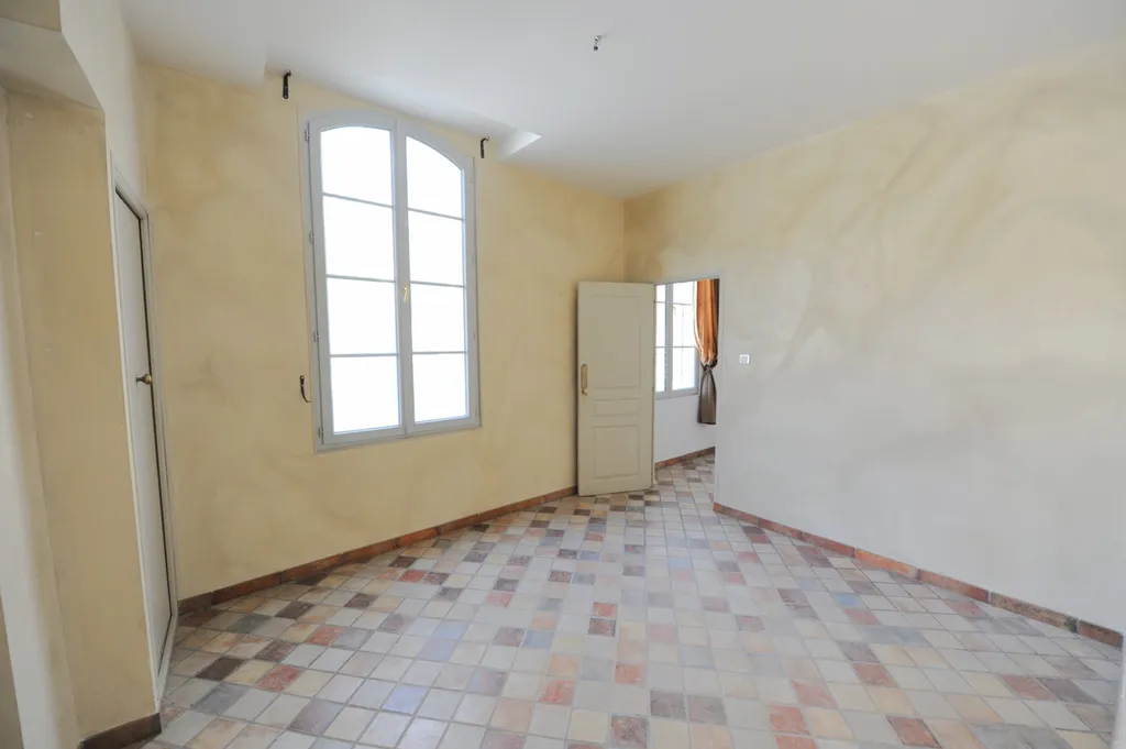 Avignon Intra-Muros,   appartement T4 à vendre dans hôtel particulier