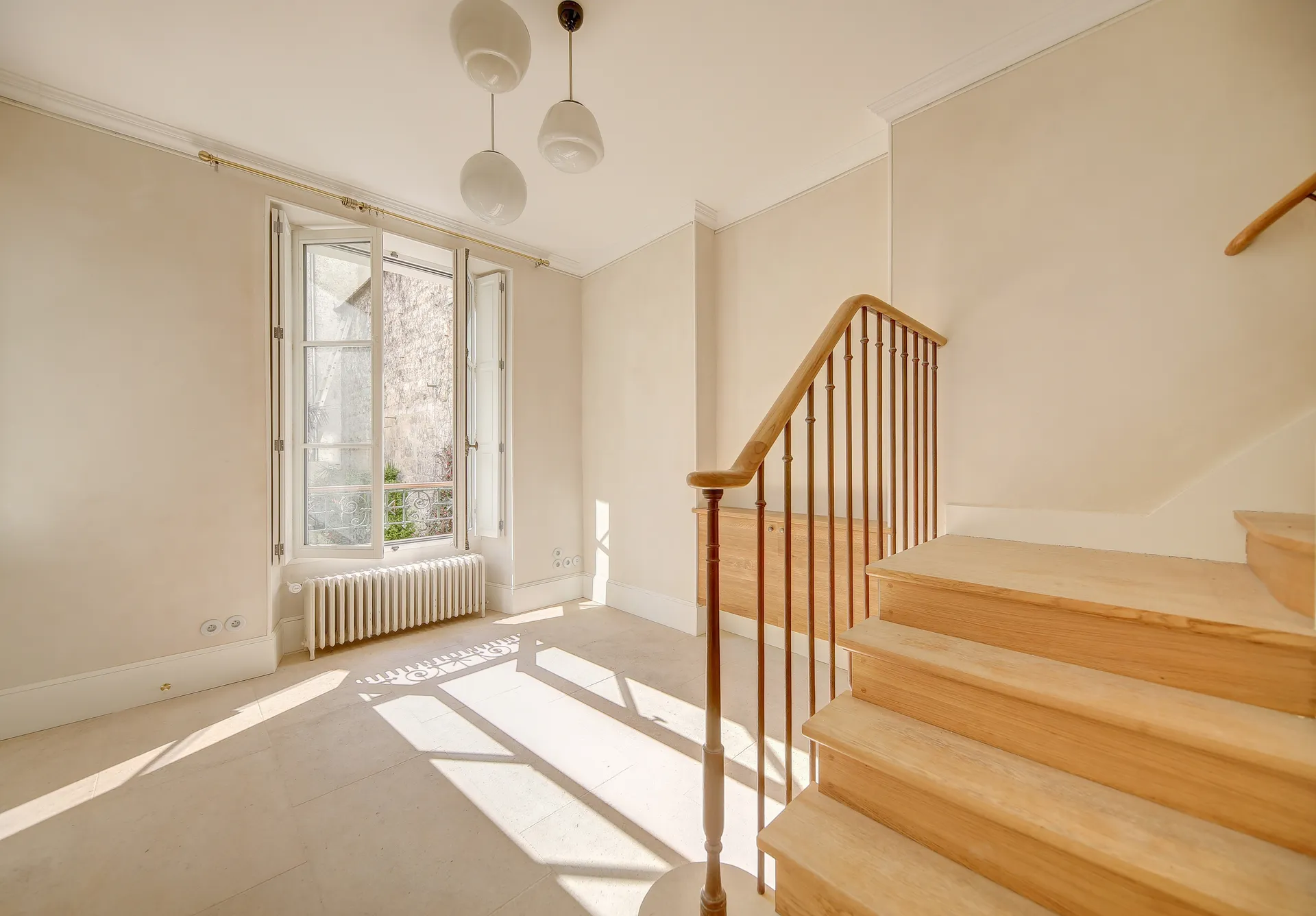 En exclusivité un appartement d'exception dans un Hôtel particulier avec jardin au coeur de Saint-Germain-en-Laye