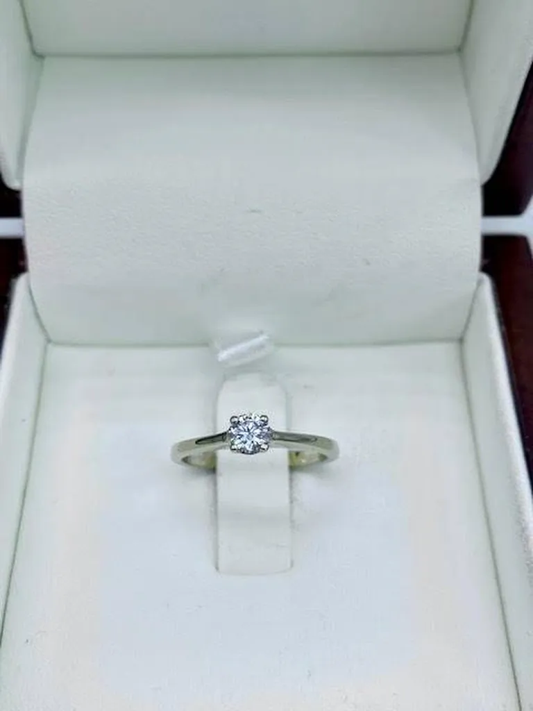Diamant Éternel: La Quintessence de l'Amour chez Bijouterie Or Ligne en Gironde