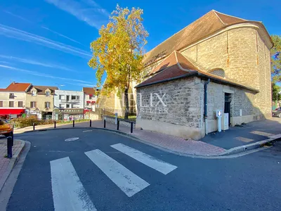 Immeuble de 360 m² dans le centre-ville de Montesson