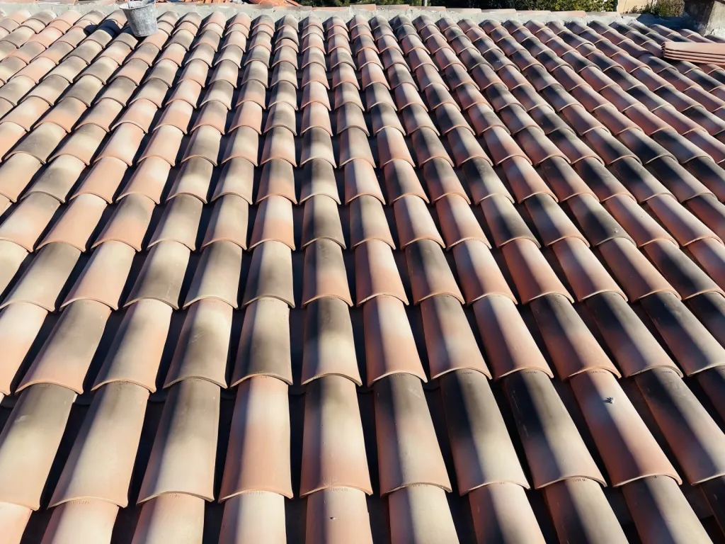 Intervention de couvreur pour une réfection de toiture de maison sur Aix-en-Provence 13100