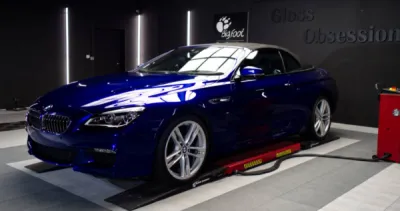Traitement céramique en Bretagne à Vannes avec le Crystal Sérum Ultra sur cette BMW